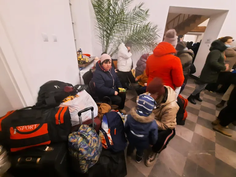 Piiril polnud inimestel võimalust pikaligi heita, kõik ootasid pingsalt pääseteed.