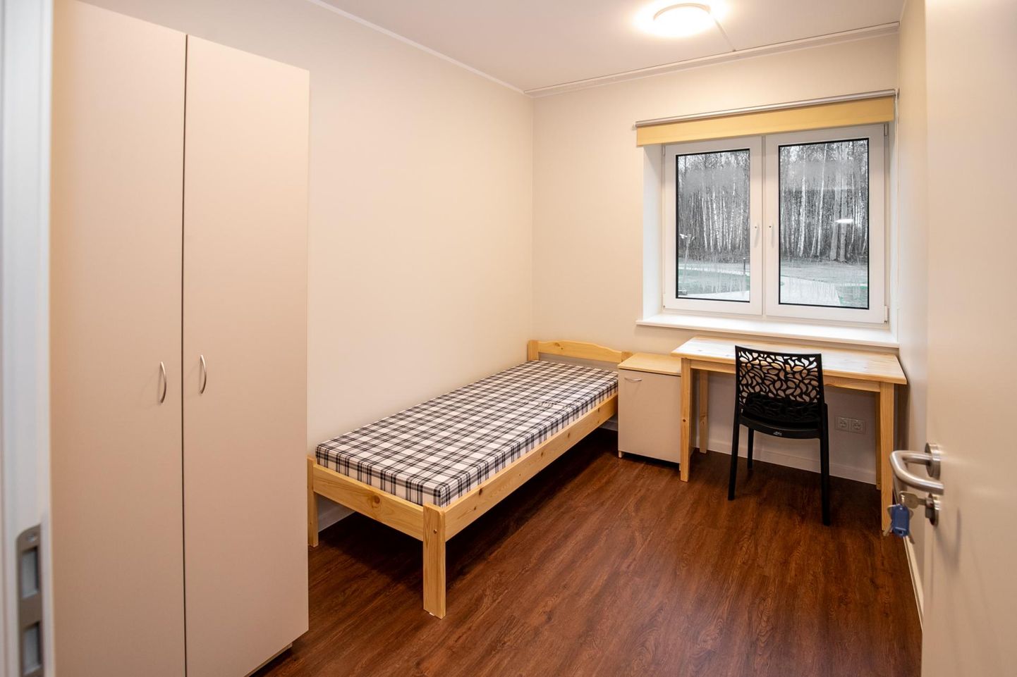 AS-i Hoolekandeteenused korterelamus on igal inimesel oma magamistuba, ühiseks kasutamiseks on köök-elutuba, hügieeni- ja majapidamisruumid.