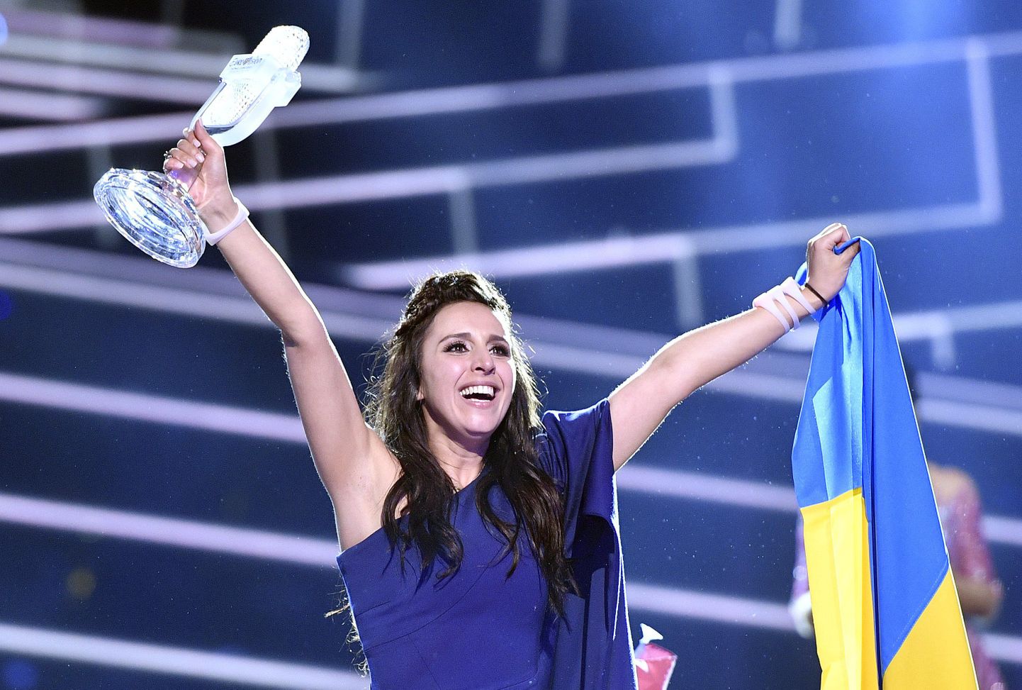 Jamala tähistamas Stockholmis Eurovisiooni võitu