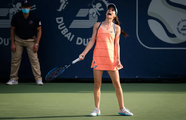 Frustratsioon. Sorana Cirstea pärast kaotatud punkti 9. märtsil Dubais toimunud matšis Kontaveidiga.