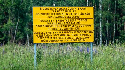 Активность РФ у границ с Эстонией вызвала опасения: проезд через Саатсеский сапог временно закрыт