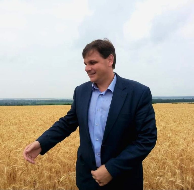 Генеральный директор всеукраинского общественного объединения «Украинская аграрная конфедерация» Павел Коваль в поле