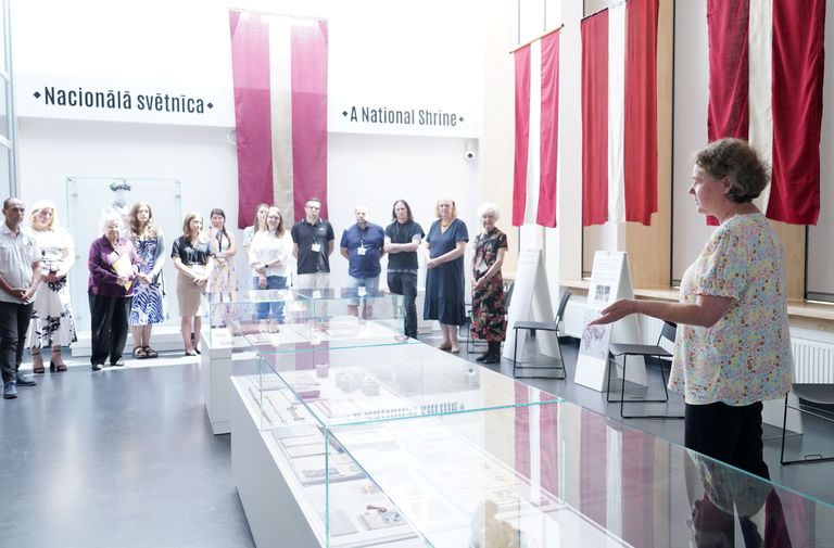 Atzīmējot Latvijas Okupācijas muzeja 30. gadadienu, atklāta izstāde "Nacionālā svētnīca".