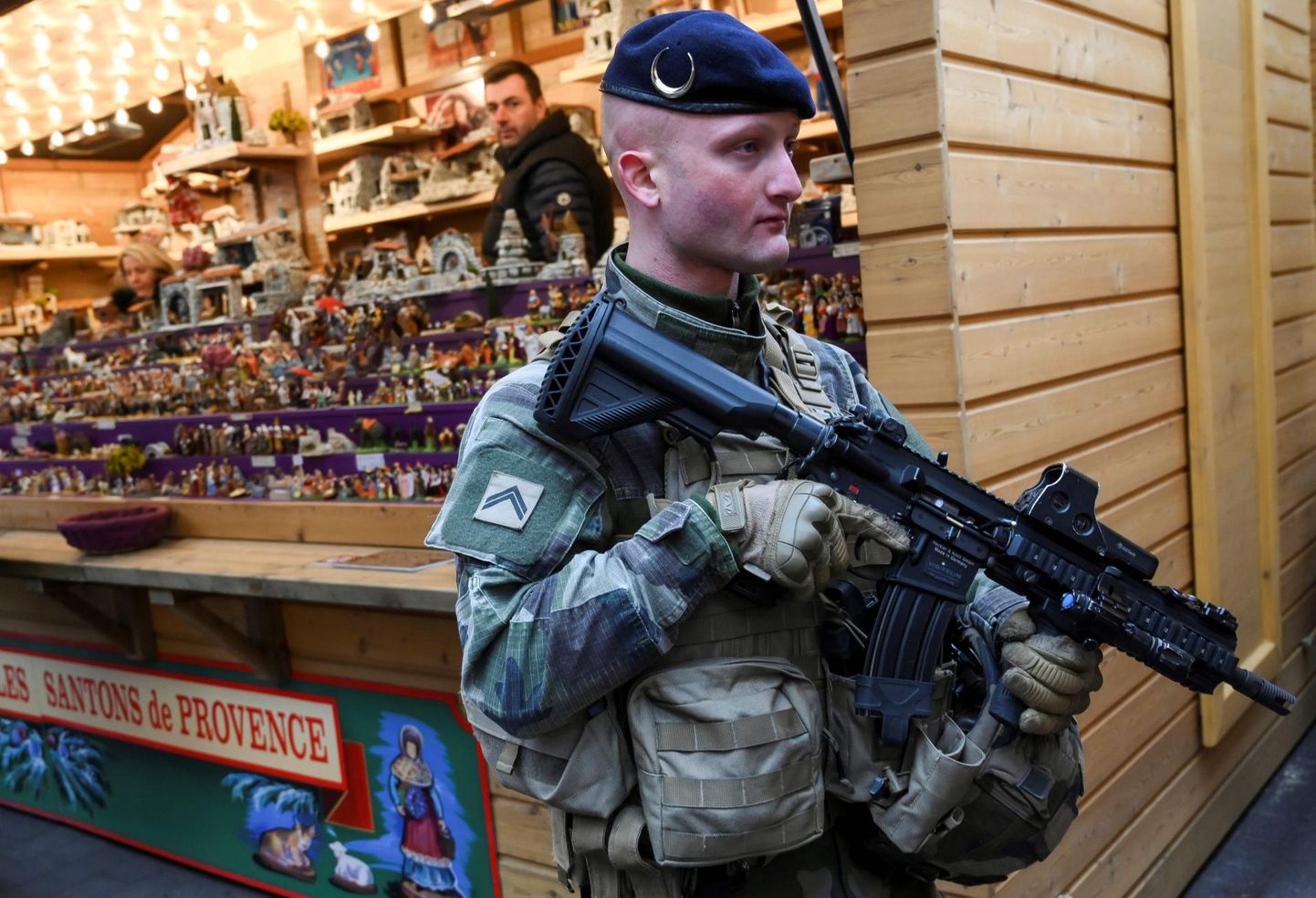 Relvastatud sõjaväepatrullid kuulusid Strasbourgi tänavapilti juba enne jõulutururünnakut ja neid näeb seal ka praegu.