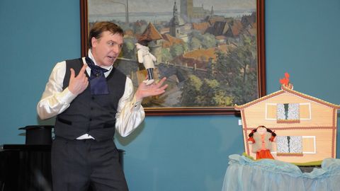 Eesti inimesed on pandipakendi taaraautomaatide kaudu tehtud annetustega aidanud lastele positiivseid emotsioone tuua nii teatri, raamatute, muusika, kino kui ka kunsti kaudu. Eesti inimesed on pandipakendi taaraautomaatide kaudu tehtud annetustega aidanud lastele positiivseid emotsioone tuua nii teatri, raamatute, muusika, kino kui ka kunsti kaudu.