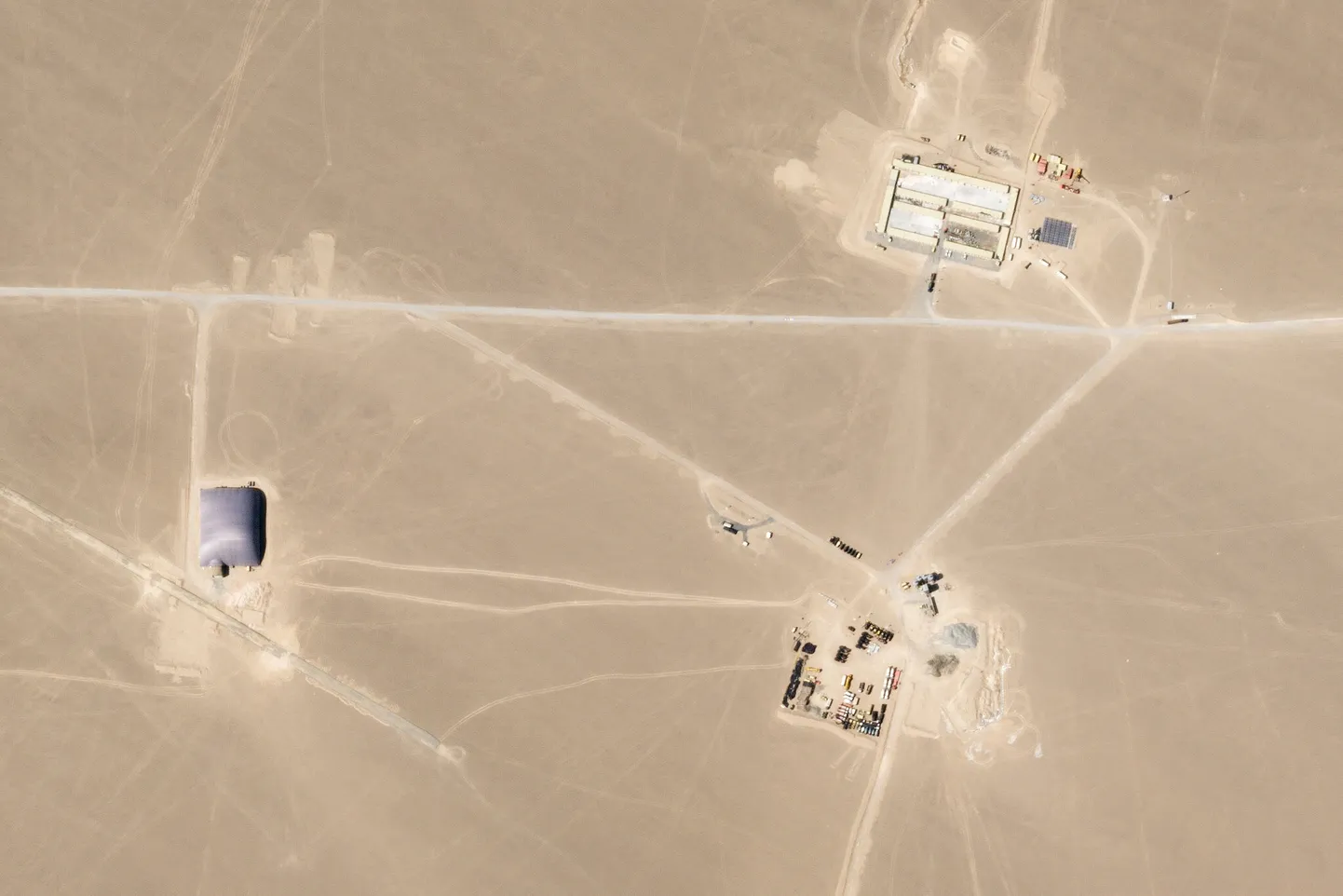 Satelliitpilt Xinjiangi rahatavast tuumarakettide hoiustamise kompleksist.