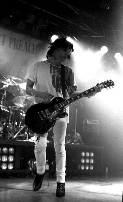 Richey Edwards 1991. aastal Manic Street Preachersiga Jaapanis.