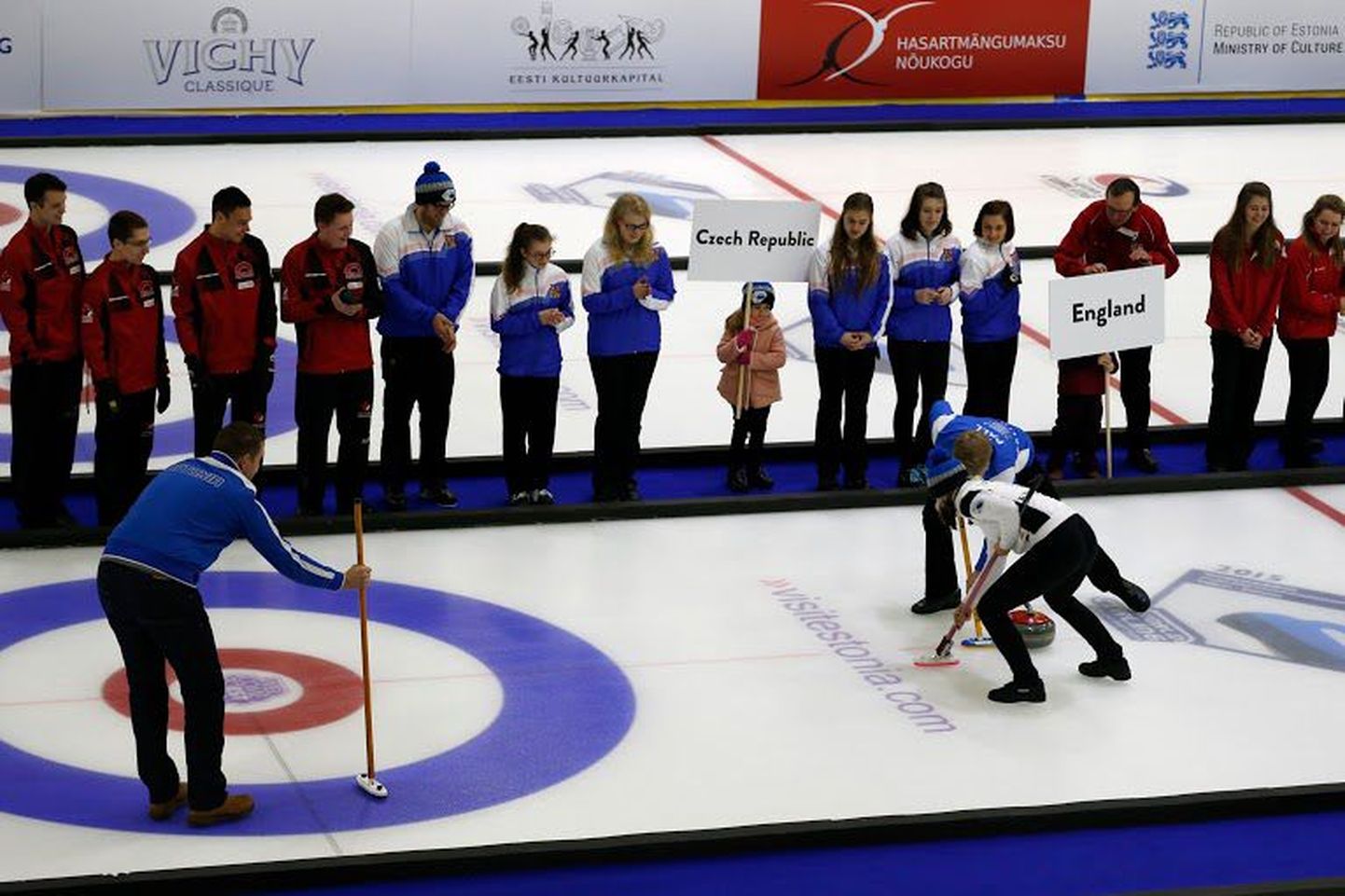 Tallinnas katsetatkase potentsiaalset olümpiaala - segapaaride curlingut