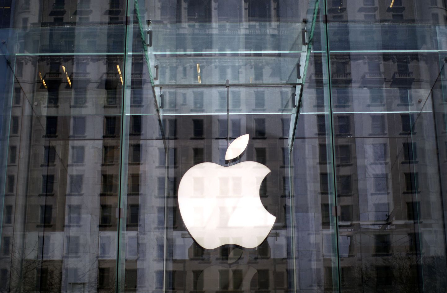 Apple'i logo New Yorgi 5. Avenüü esinduspoes.