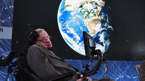 Peter Millington: Stephen Hawkingi viimane raamat annab lootust, et kunagi võib olla võimalik ajas rännata