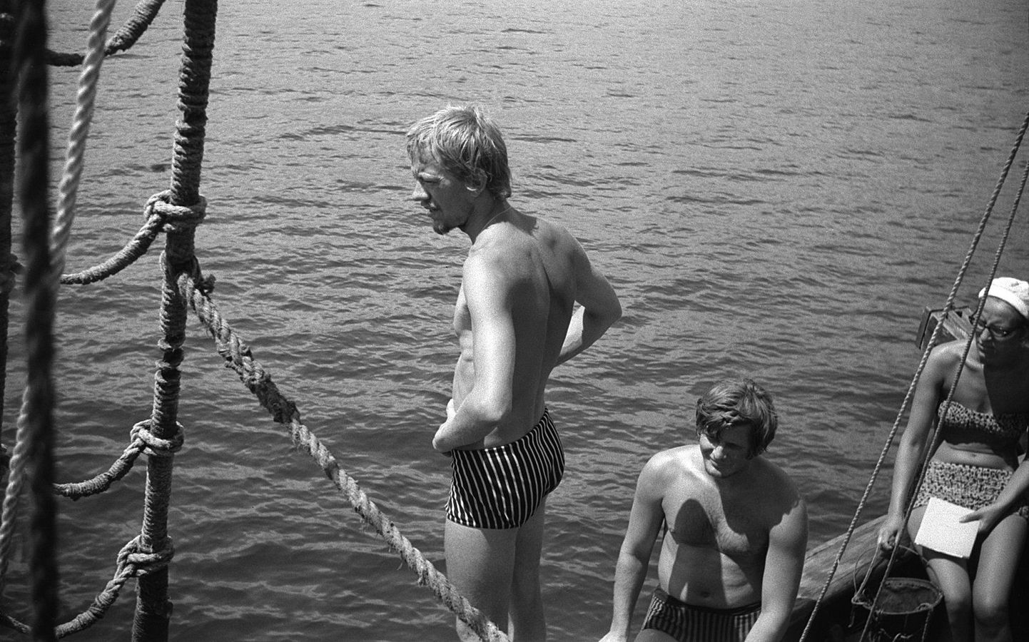 Kalju Komissarov filmi «Metskapten» võtetel Jaltas. Aasta on 1971.