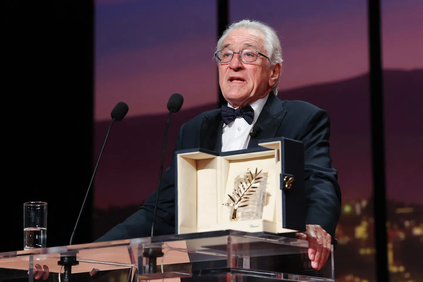 Robert De Niro rääkis Cannes'i filmifestivali avatseremoonial kõnes, et Trumpi rünnakud kunstile ja loomingulisusele ei ole ainult Ameerika probleem.
