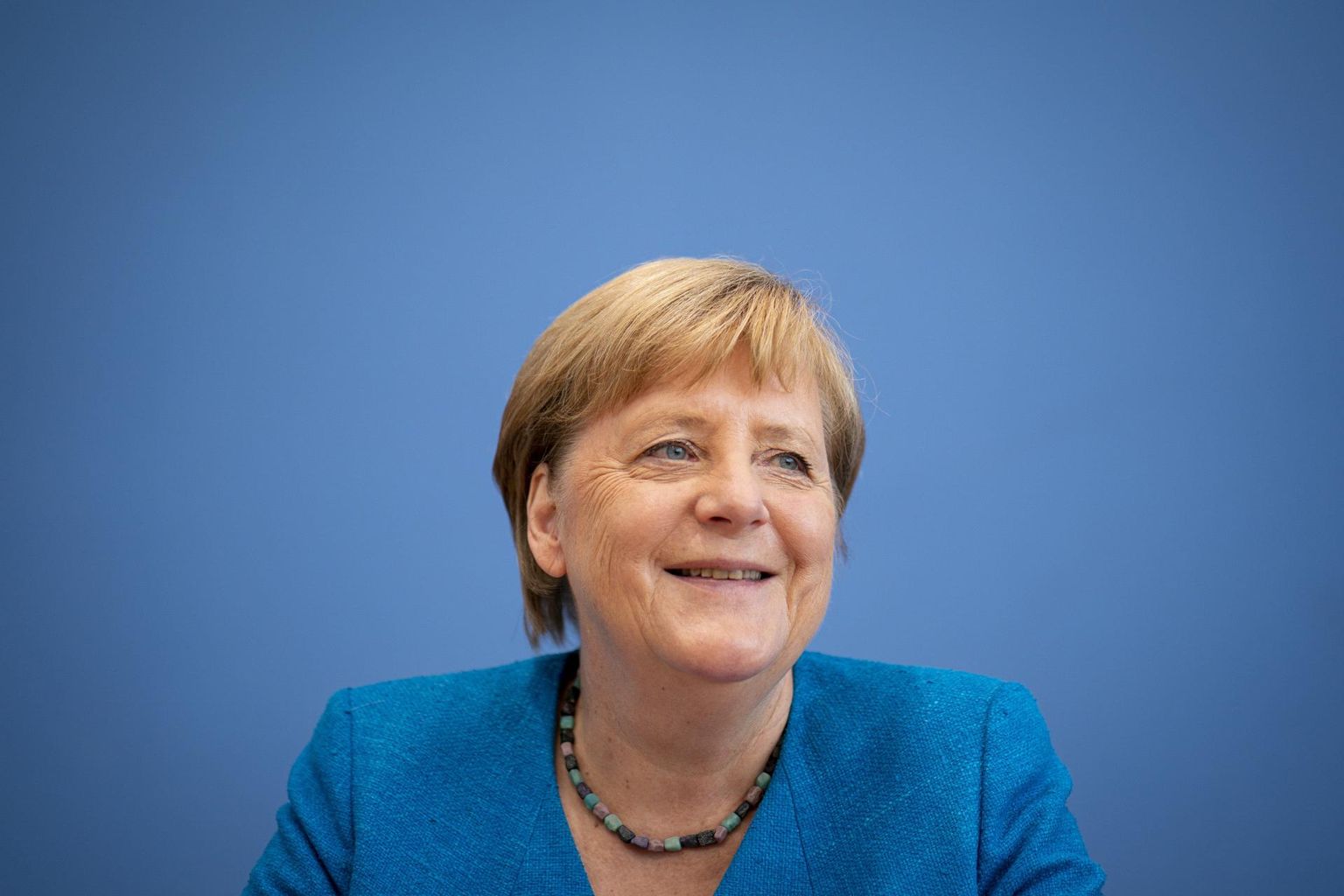 Kuigi päevakorras oli arvukalt põletavaid teemasid, alates koroonakriisist kuni Valgeveneni, suutis Saksamaa liidukantsler Angela Merkel eile toimunud traditsioonilisel pressikonverentsil püsida rõõmsameelne. 