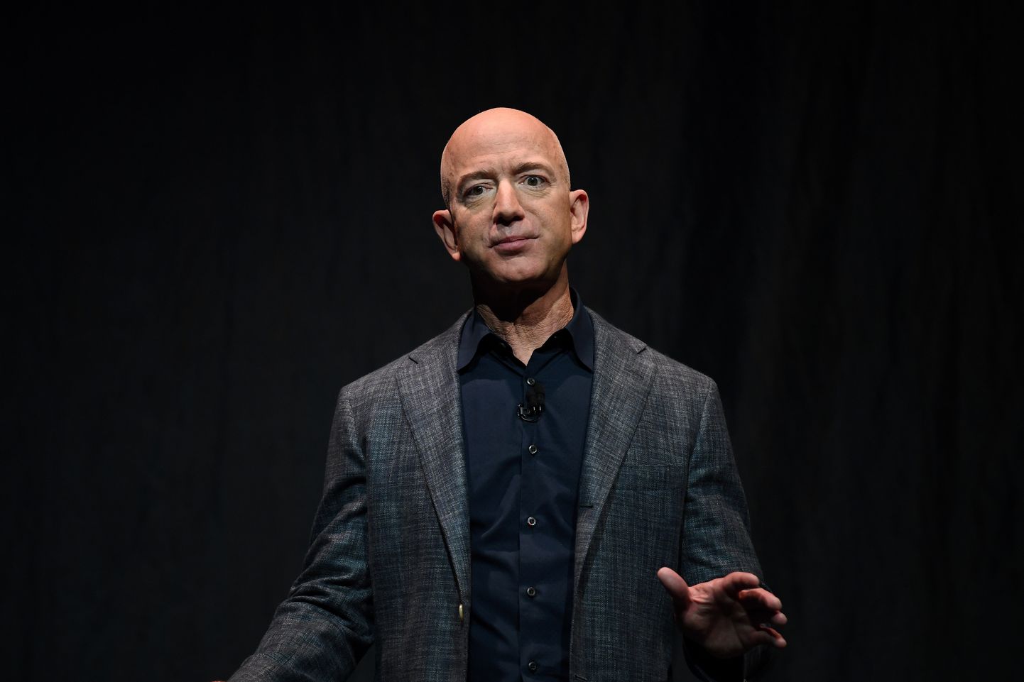 Jeff Bezos rääkimas 9. mail 2019 Washingtonis firma Blue Origins kosmoseuurmise plaanidest