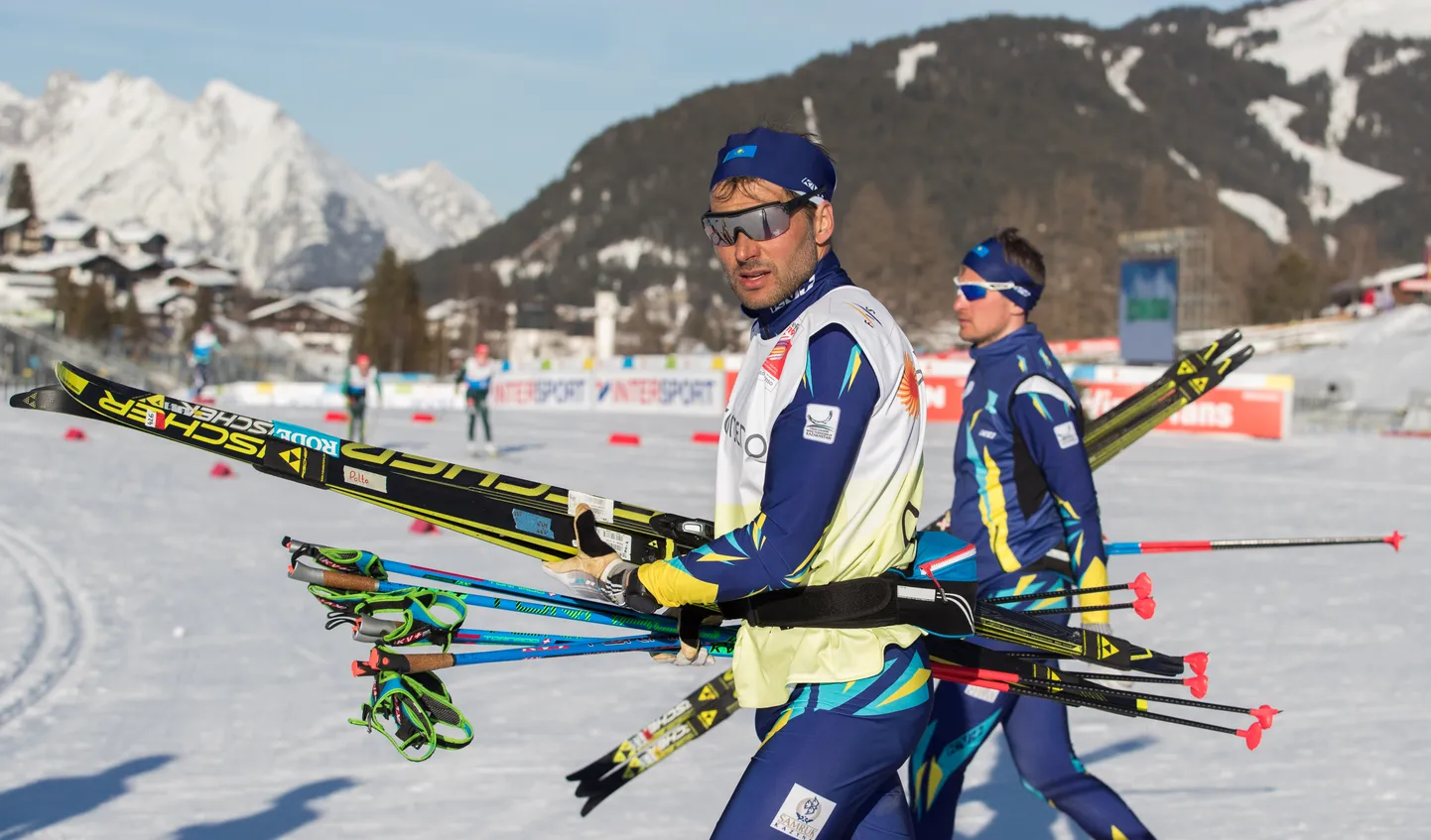 Andrus Veerpalu (esiplaanil), Aleksei Poltoranin tema taga. Foto Seefeldi MMilt.