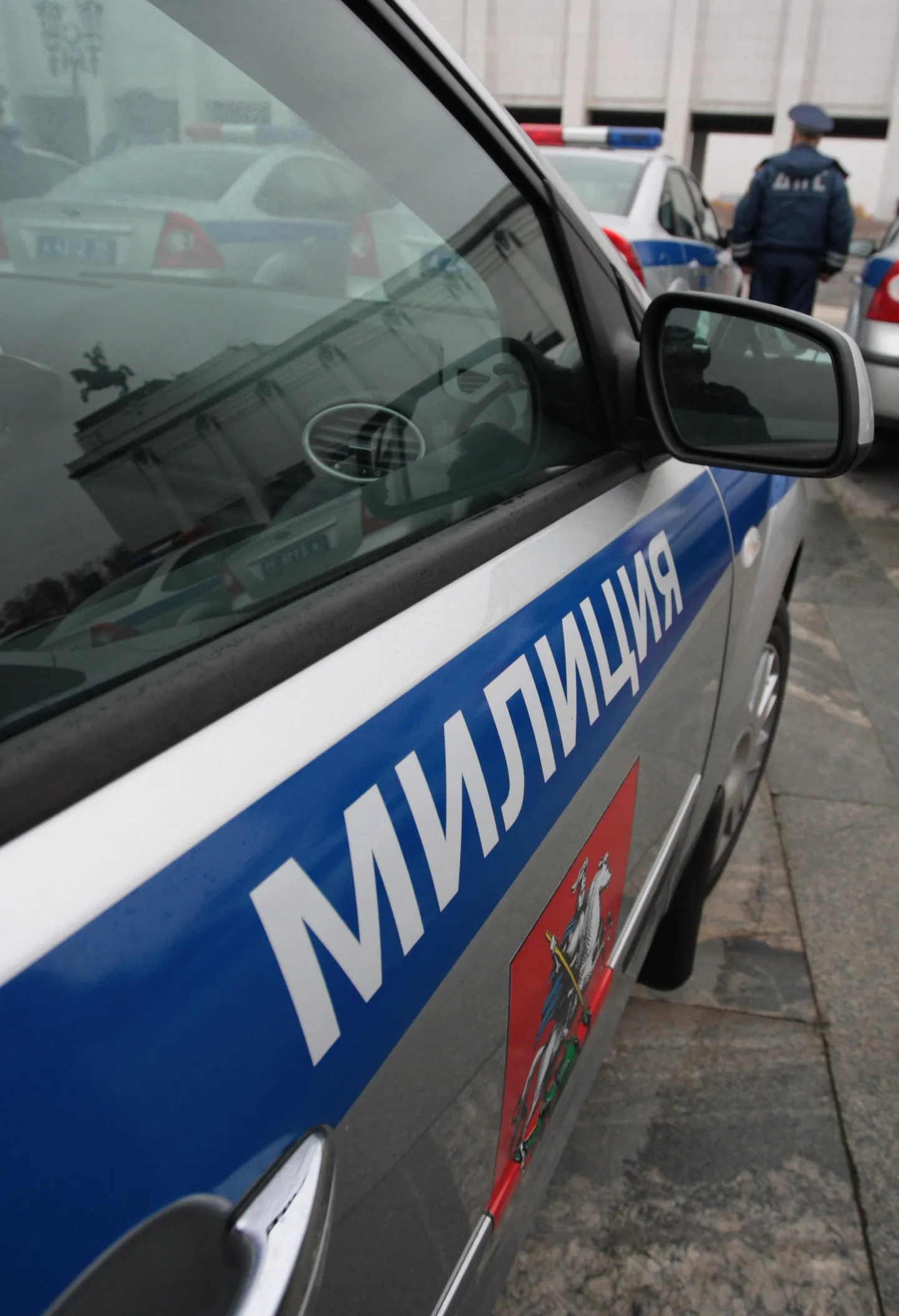 Vene miilitsa eraldustunnustega sõiduauto