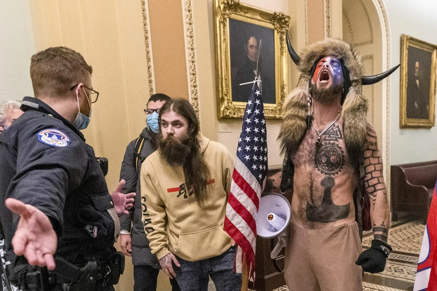 Donald Trumpi toetajad ründasid 6. jaanuaril 2021 USA Kapitooliumi, et takistada Joe Bideni presidendiks saamist.