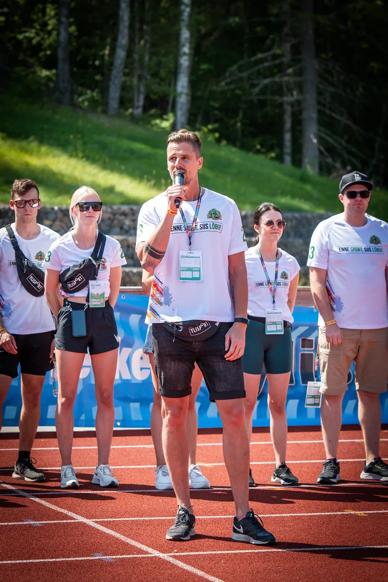 Marek Doronin on varasemalt tuntud kui elukutselise korvpallurina, kes mängis G4S Eesti Korvpalli Meistriliigas klubi Tartu Ülikool/Rock meeskonnas.