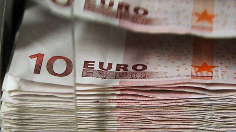 KARM REAALSUS ⟩ Eesti inimeste rahatarkus on tõusuteel, kuid pooltel eestimaalastel pole säästmiseks vaba raha