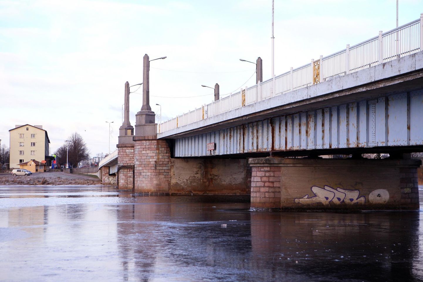 Pärnu Kesklinna sild suletakse pühapäeval uuringuteks.