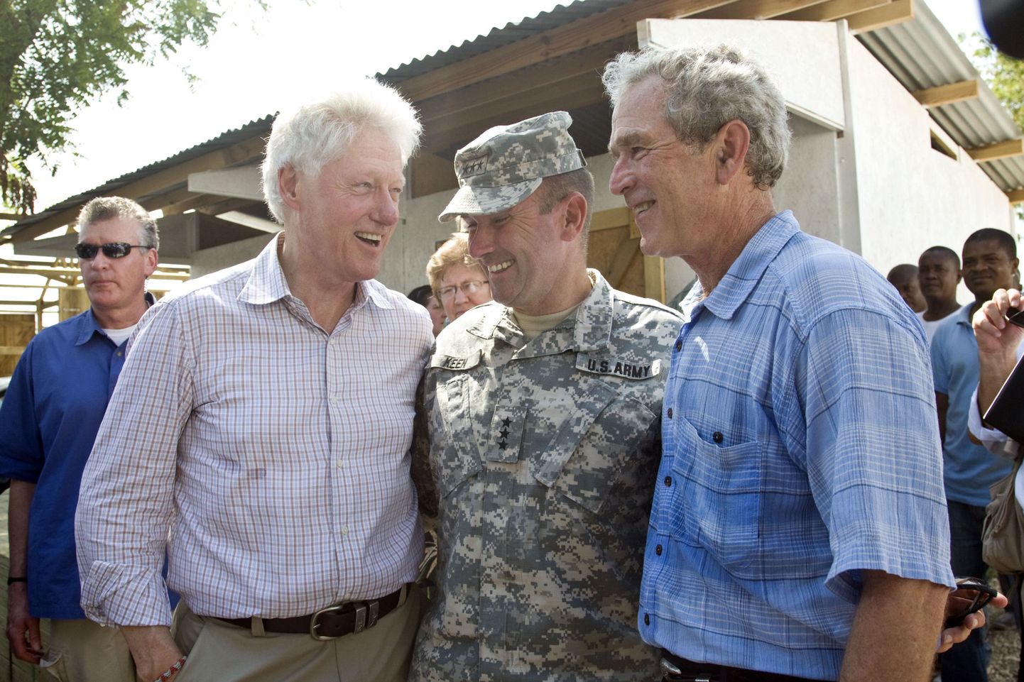 Bill Clinton ja George W. Bush Haitil