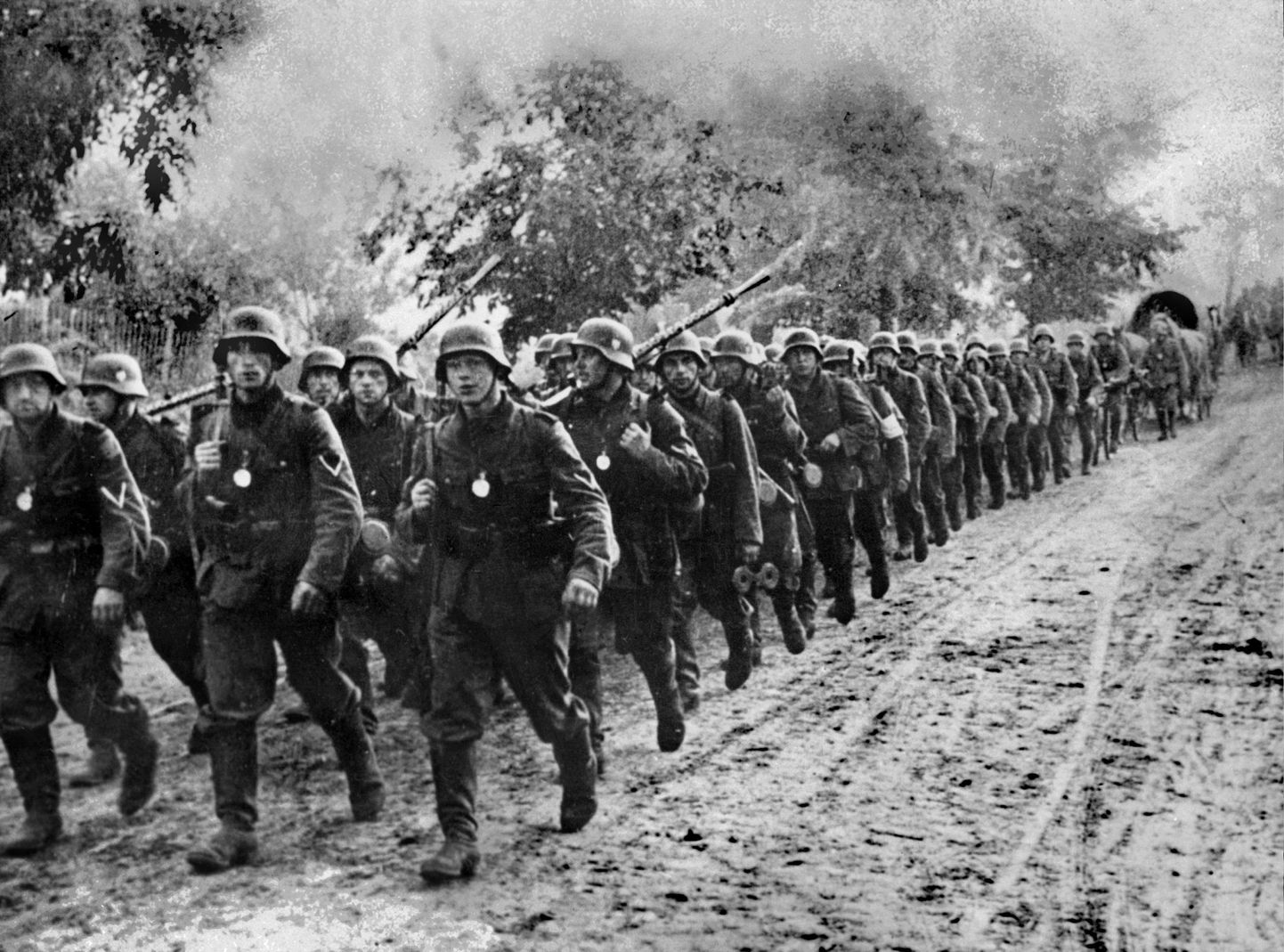 Saksa sõdurid Poola marssimas.