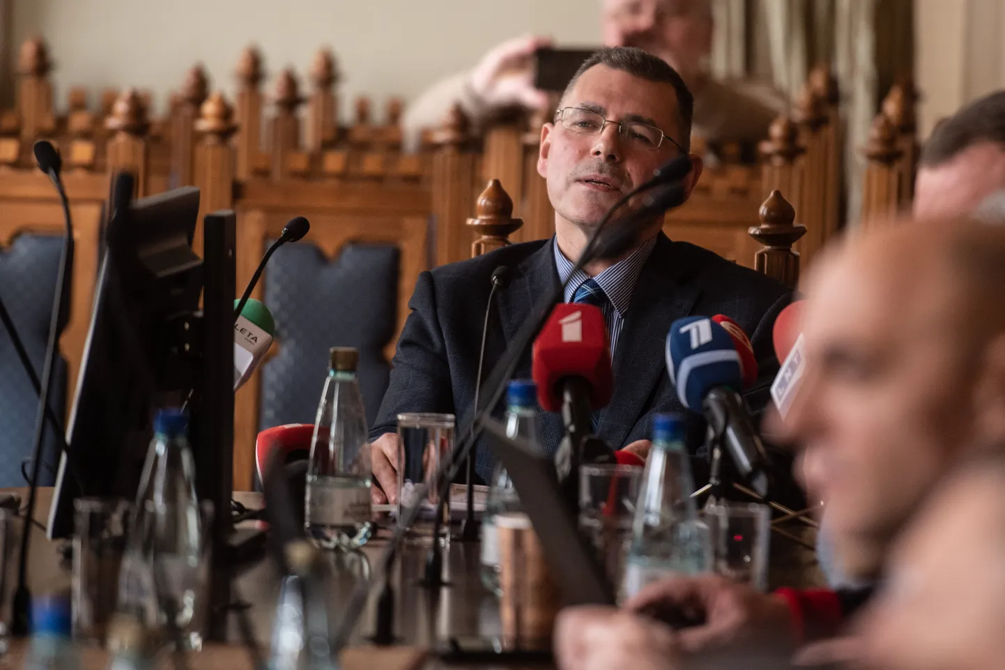 Rīgas domes Satiksmes un transporta lietu komitejas ārkārtas sēde, kurā piedalās jaunieceltais SIA "Rīgas satiksme" pagaidu vadītājs Ernests Saulītis.