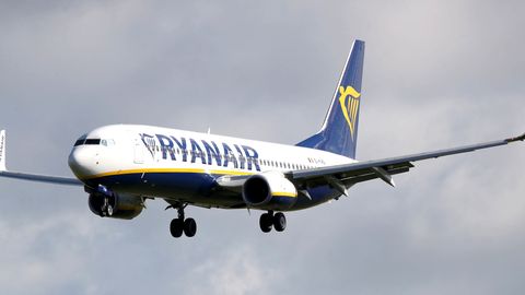 Ryanair угрожает покинуть Ирландию, если ограничения на поездки сохранятся