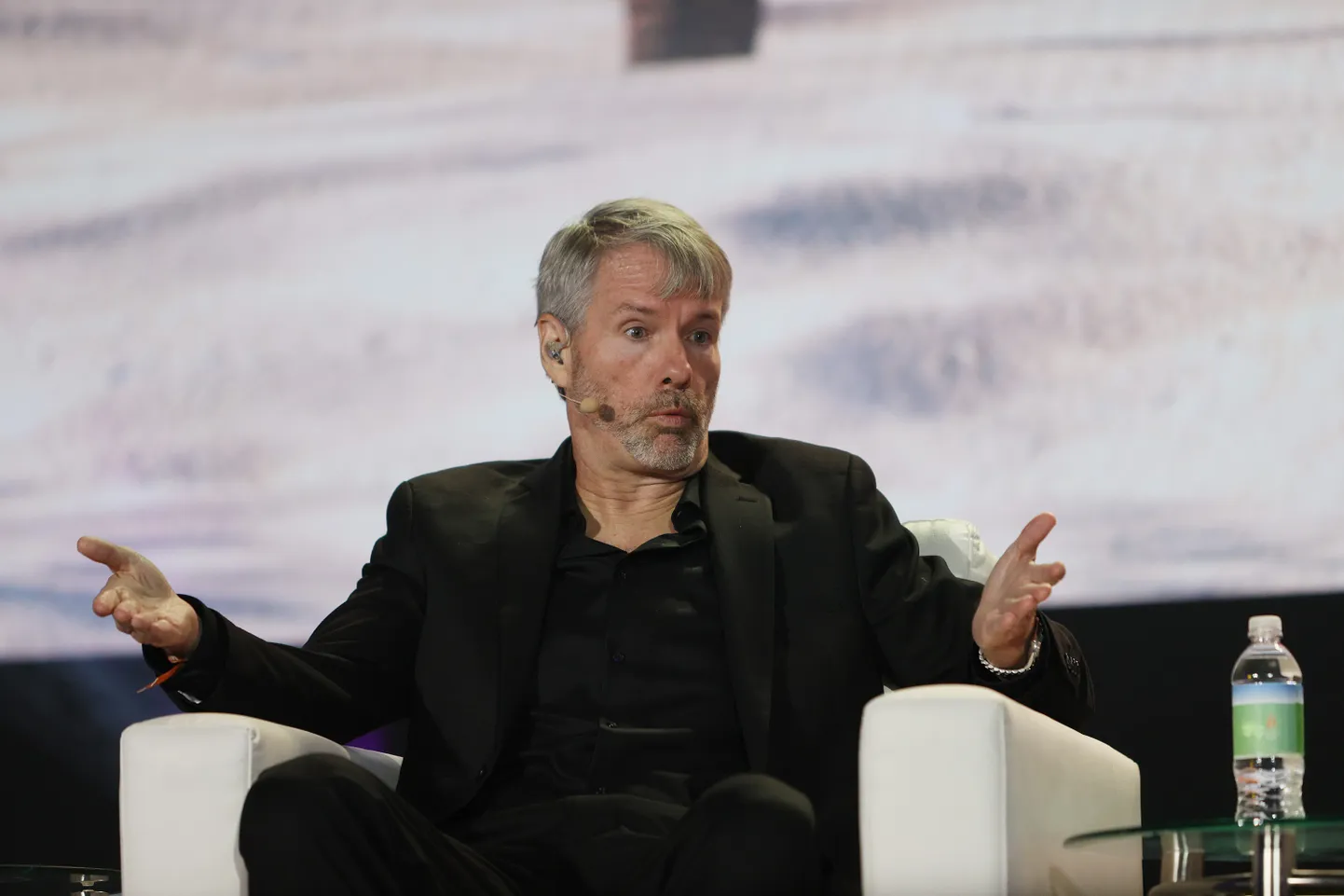 Bitcoin'i evangelist MicroStrategy juhatuse esimees Michael Saylor käis Microsoftile rääkimas, et ettevõte võiks vabad vahendid panna bitcoin'i.