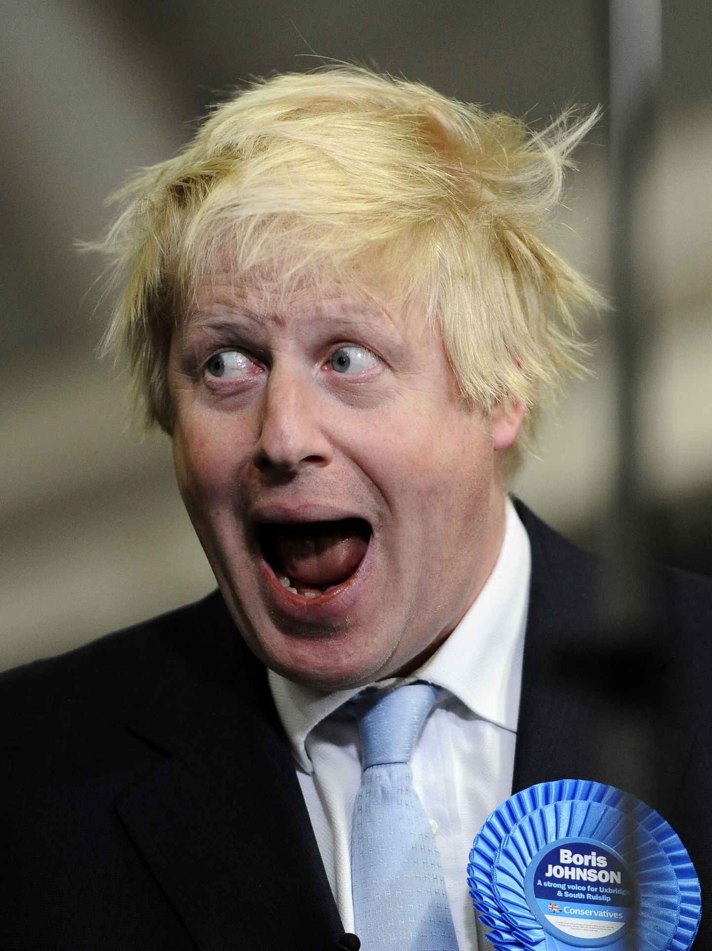 Konservatiivist Londoni linnapea Boris Johnson valimistulemuste üle rõõmustamas.