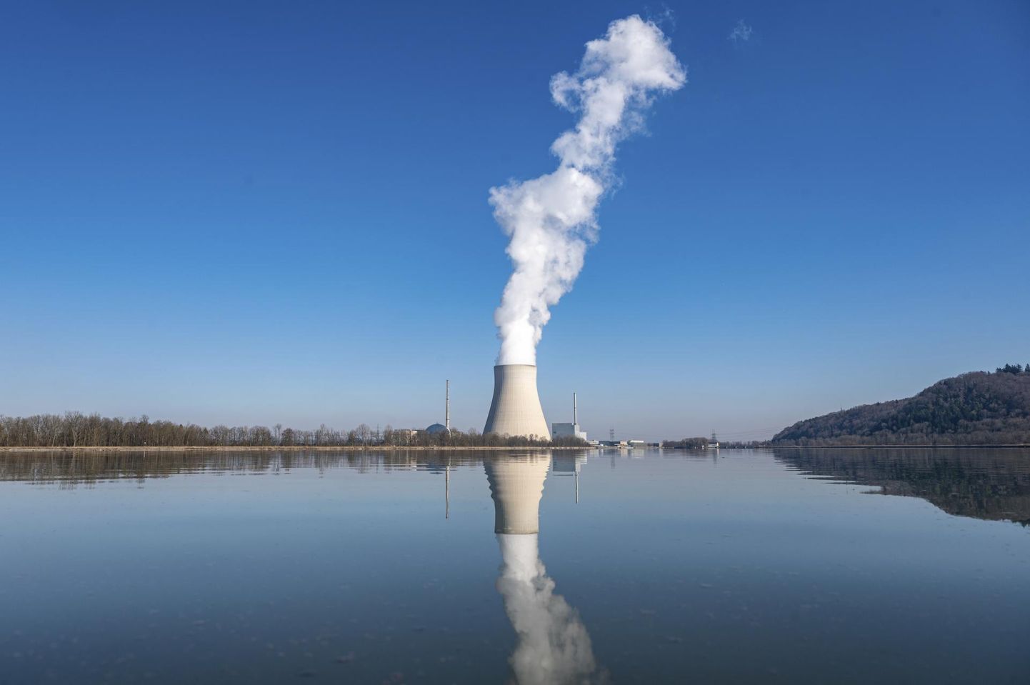 Tuumaelektrijaam Isar 2 Essenbachis, Saksamaal 3. märtsil 2022. Jaam on kavas 2022. aasta lõpuks sulgeda. 