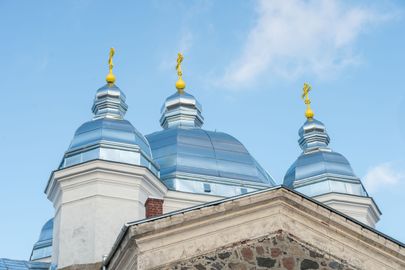 Pootsi-Kõpu kiriku kuplid.