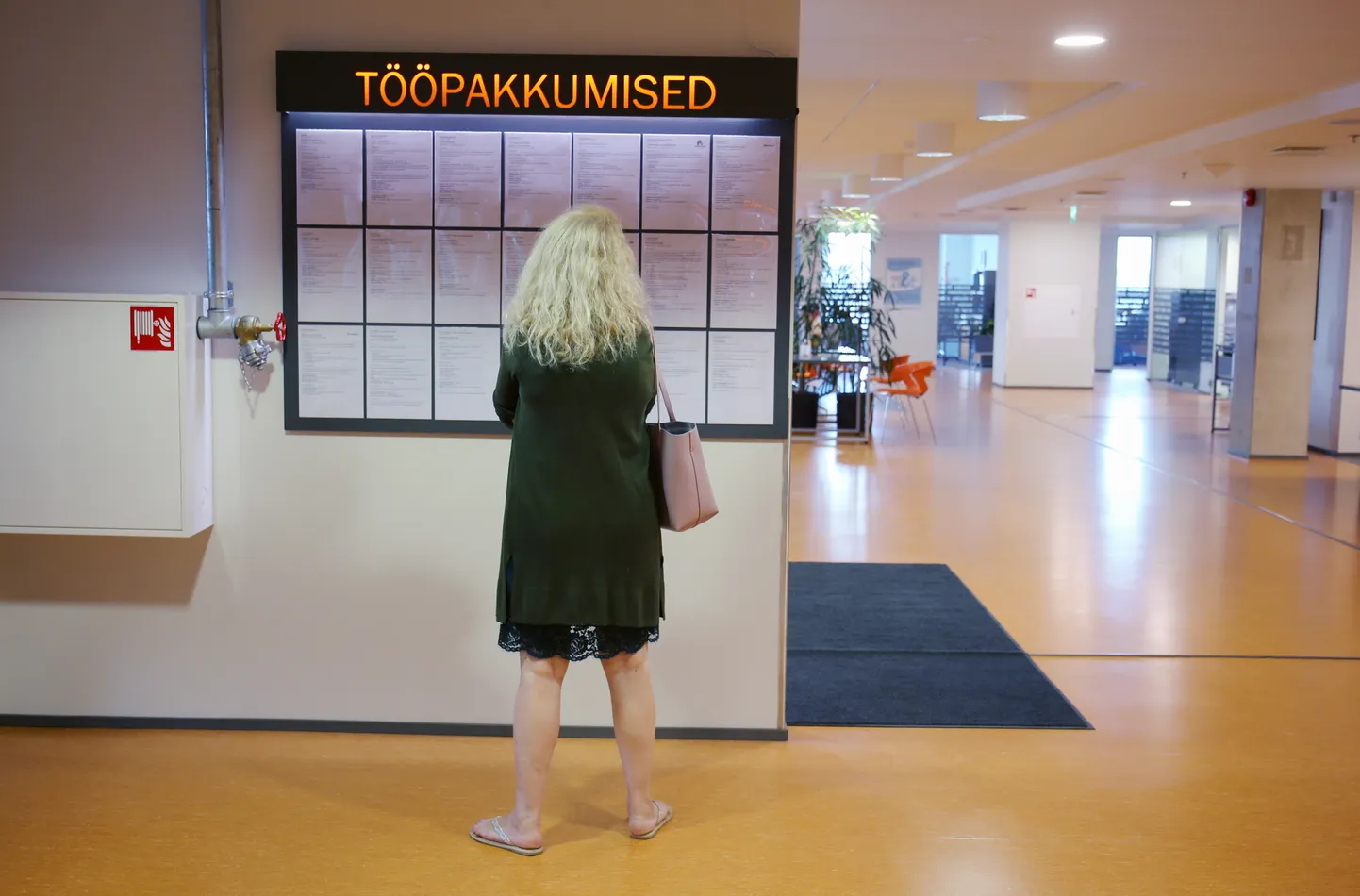 Pildil Töötukassa Tartumaa osakond Kvartali keskuses.