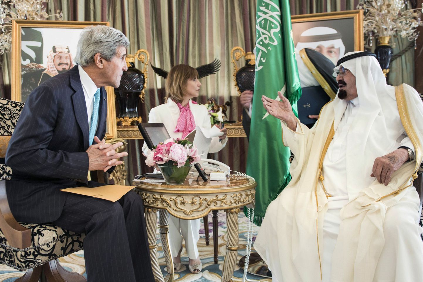 USA välisminister John Kerry kohtus täna Saudi Araabia kuningas Abdullahiga ja lubas toetada Süüria mõõdukat opositsiooni.