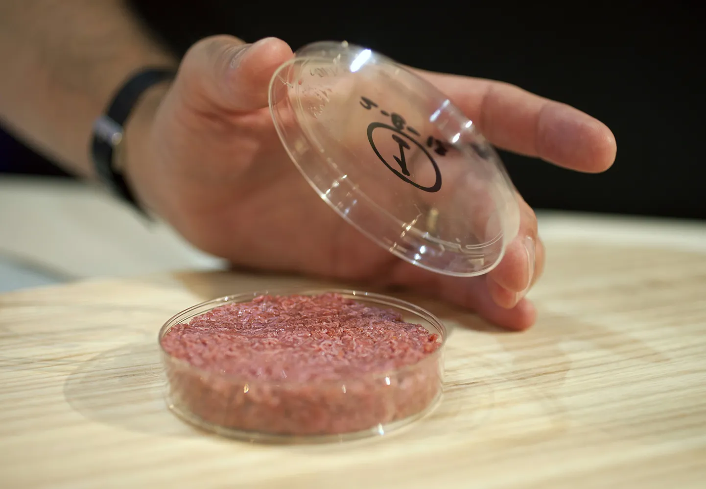 Laboratorijā izaudzēta gaļa