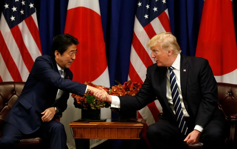 USA president Donald Trump ja Jaapani peaminister Shinzo Abe New Yorgis. KEVIN LAMARQUE/REUTERS/Scanpix