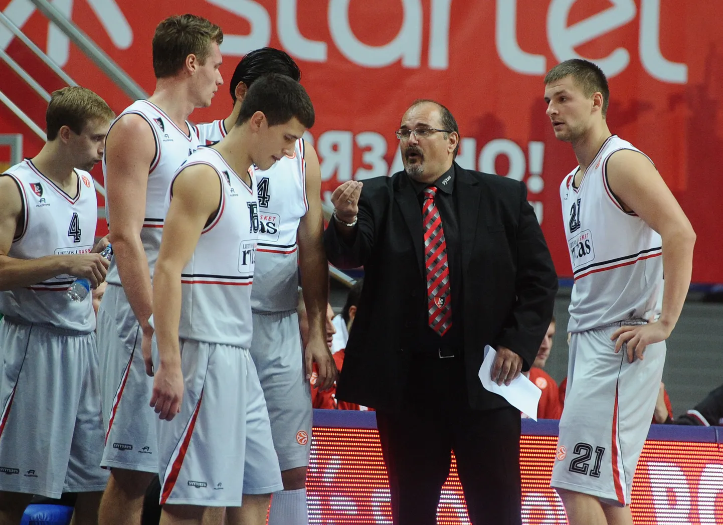 Aleksandar Dzikic oma viimases mängus rytase juhendajana.