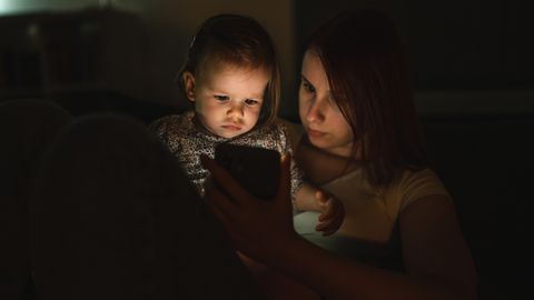 Inglanna otsis rahus Google'ist vastuseid, tema tütar vaevles samal ajal surmavate vigastuste käes