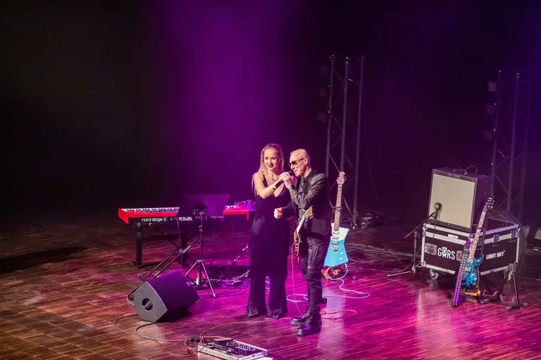Aija Andrejeva un Harijs Zariņš.