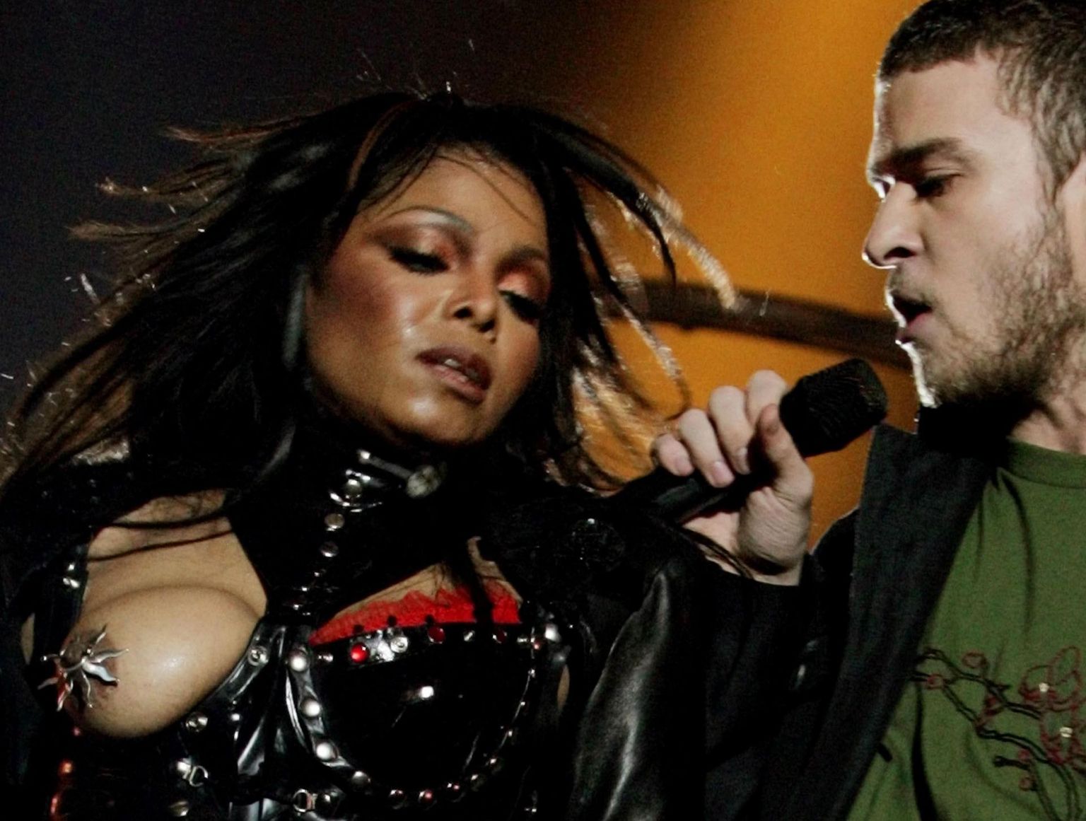 Janet Jacksoni ja Justin Timberlake’i kuulus nibuepisood 2004. aasta Super Bowli vaheajal. Win Mcnamee / Reuters