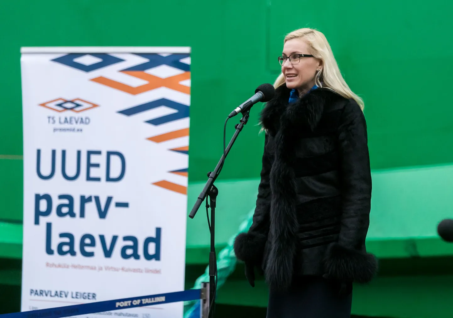 Kadri Simson praamlaeva Leiger ristimisel.