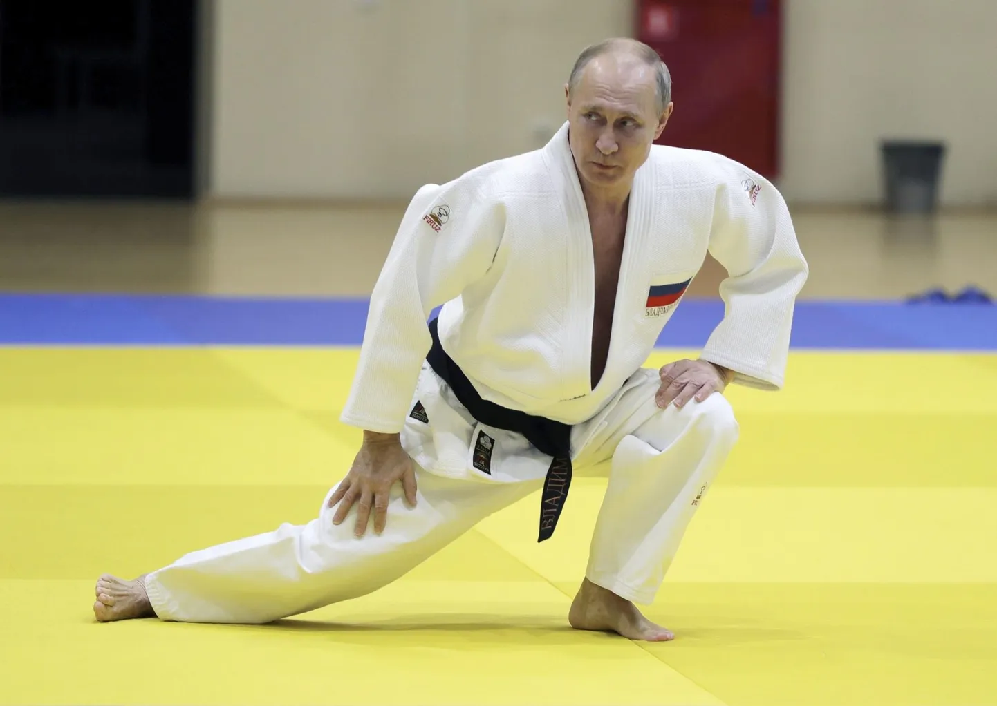 Vene president Vladimir Putin mullu treenimas koos Venemaa judomeeskonnaga Sotšis.