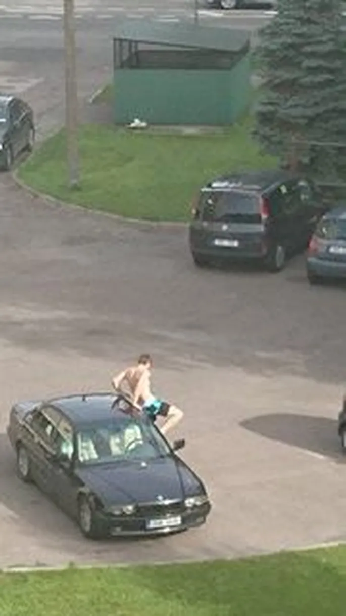 без трусов на улице 