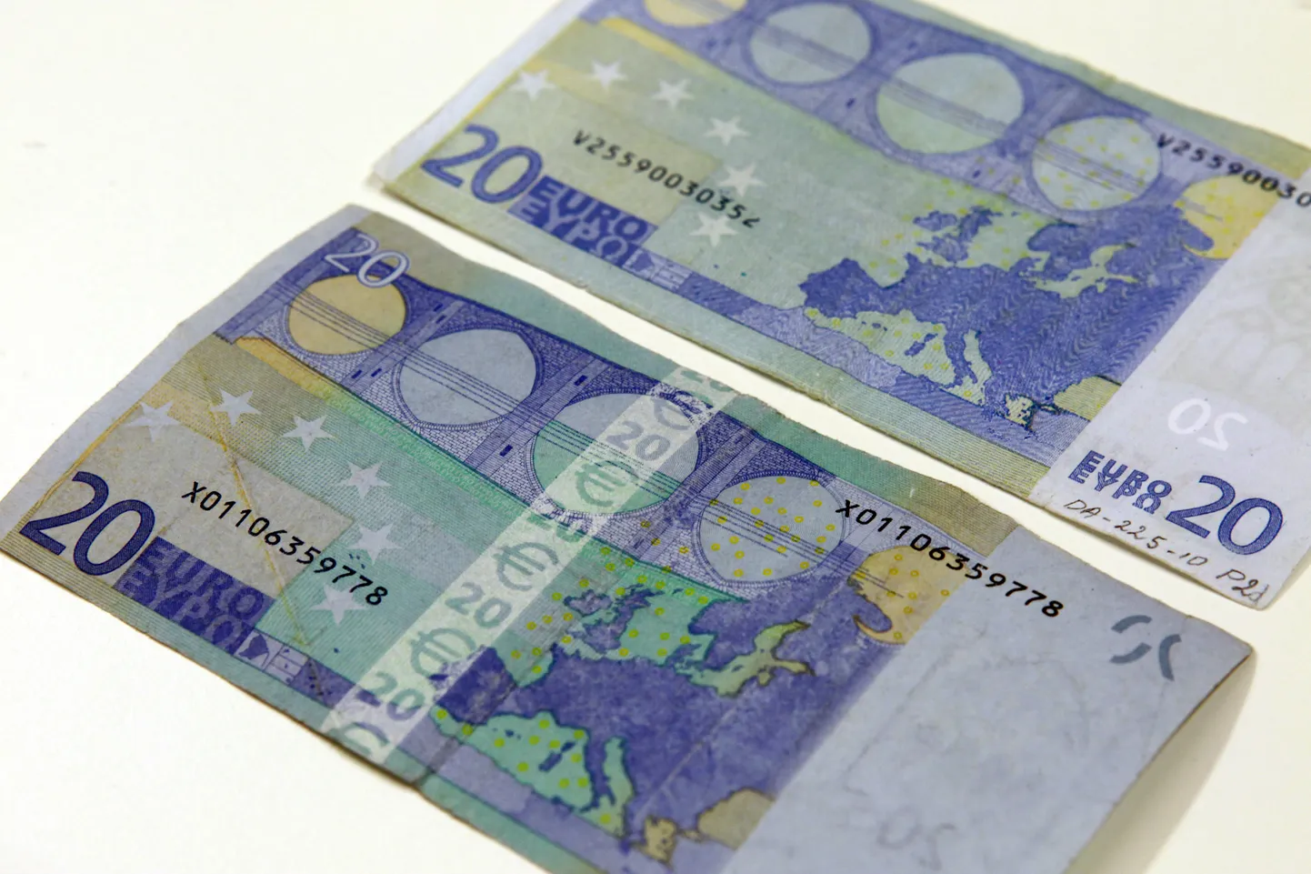 Võltsitud 20eurosed rahatähed. Pilt on illustratiivne.