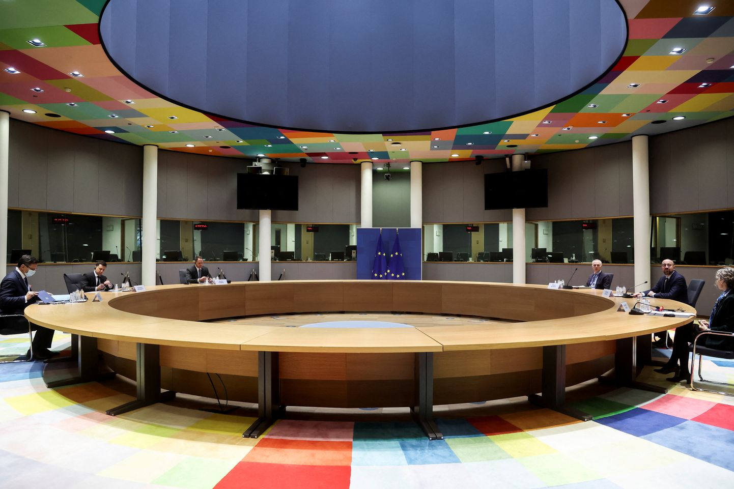 Euroopa Ülemkogu eesistuja Charles Michel võõrustamas idapartnerlusriike Brüsselis 15. detsember 2021.