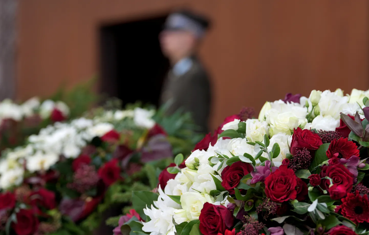Komunistiskā genocīda upuru piemiņas dienai veltīts pasākums pie Latvijas Okupācijas muzeja.