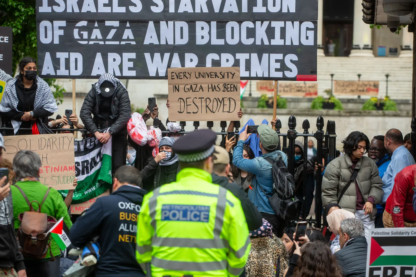 Palestiina-meelne protestiaktsioon University College Londoni juures.