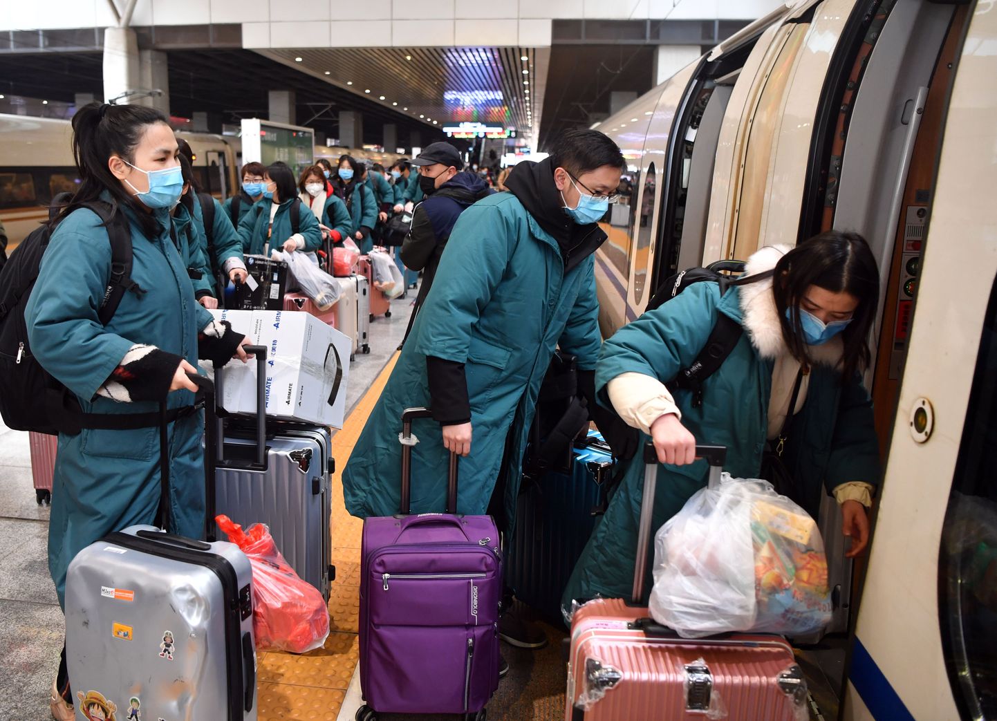 Arstid lahkumas 26. jaanuaril Zhengzhou linnast uue koroonaviiruse epitsentrisse Wuhani.