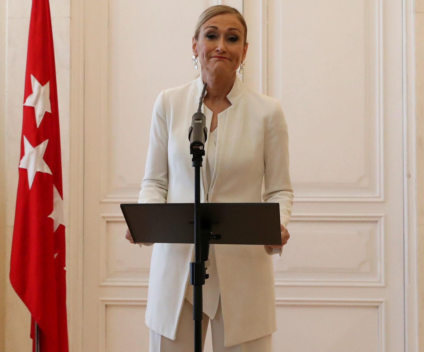 Madridi piirkonna president, Hispaania konservatiivse Rahvapartei esindaja Cristina Cifuentes teatamas oma tagasiastumisest.