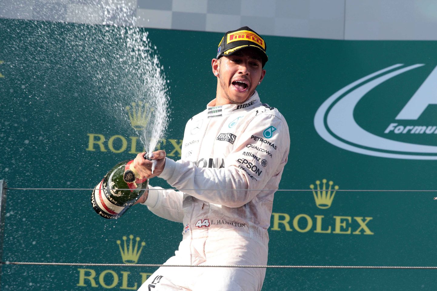 Tiitlikaitsja Lewis Hamilton alustas hooaega võiduga Austraalia GP-l.